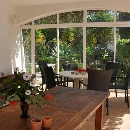 With 3 Bedrooms * Luz