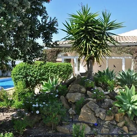 With 3 Bedrooms * Luz