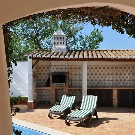 With 3 Bedrooms * Luz