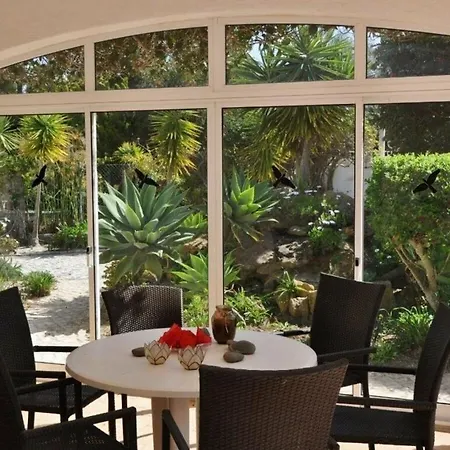 With 3 Bedrooms بيت للعطل Luz